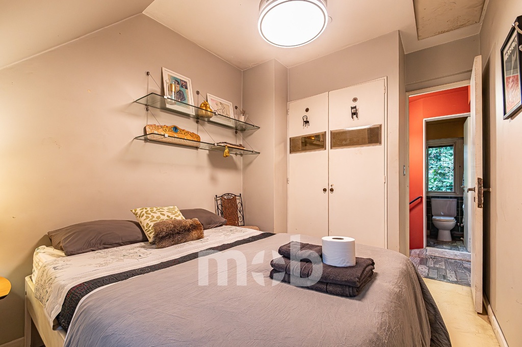 Room S (1 guest)